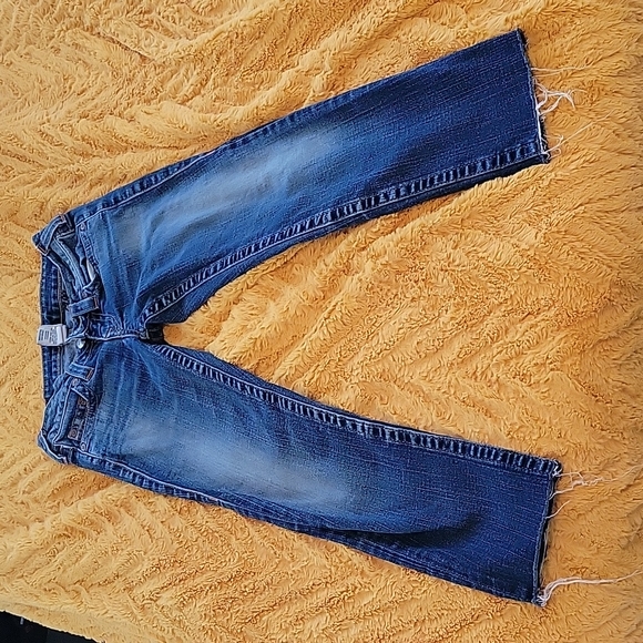 True Religion Cropped Jeans - Picture 3 of 8